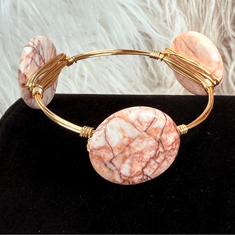 Wired wrapped goldtone, three stone bangle bracelet - Picture 14 of 14